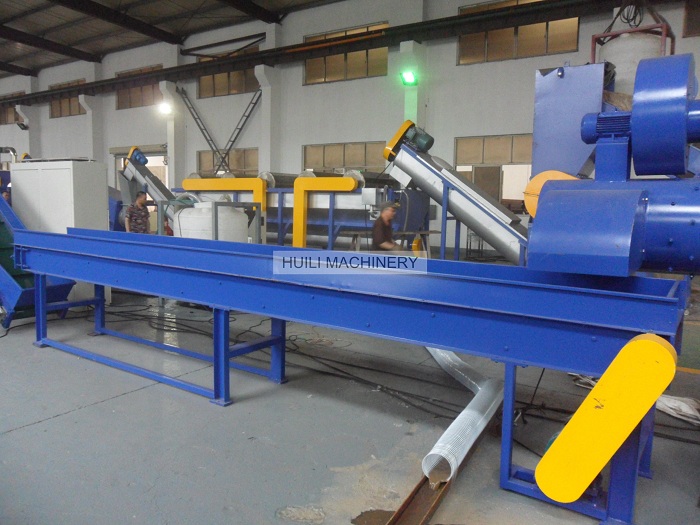 Machine de moulage par soufflage PET PET - Zhangjiagang Huili Machinery  Co., LTD